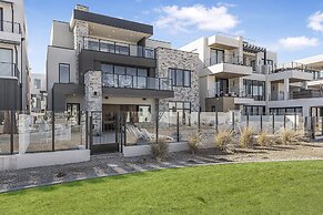 Sunny Days 7 Bedroom Home