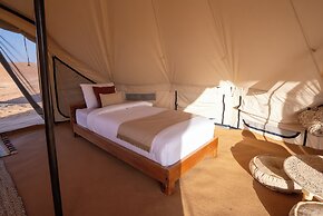 Twilight dunes By Miracle Oman