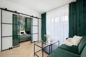 Apartment in Dziwnow With River View & Spa