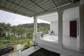 Lake N Hill Thrissur