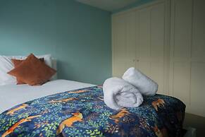 Mill House & Cottage - on Cotswold Way