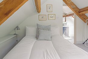 Mill House & Cottage - on Cotswold Way