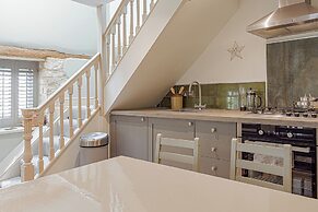 Mill House & Cottage - on Cotswold Way