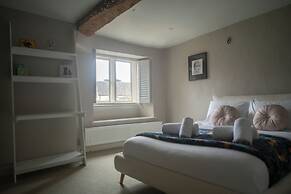 Mill House & Cottage - on Cotswold Way