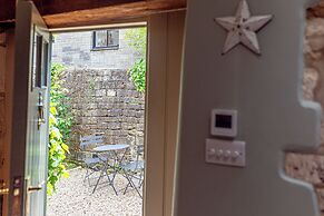 Mill House & Cottage - on Cotswold Way
