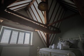 Mill House & Cottage - on Cotswold Way