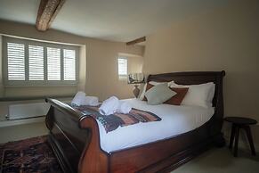 Mill House & Cottage - on Cotswold Way