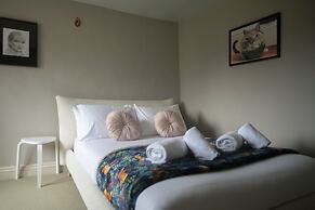 Mill House & Cottage - on Cotswold Way