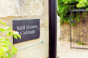 Mill House & Cottage - on Cotswold Way