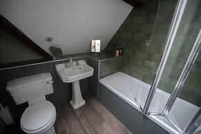 Mill House & Cottage - on Cotswold Way