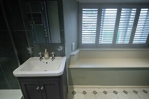 Mill House & Cottage - on Cotswold Way