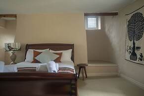 Mill House & Cottage - on Cotswold Way