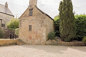 Mill House & Cottage - on Cotswold Way