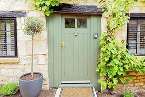 Mill House & Cottage - on Cotswold Way