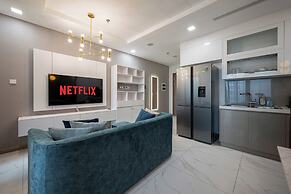 DE LA SOL Centre Point