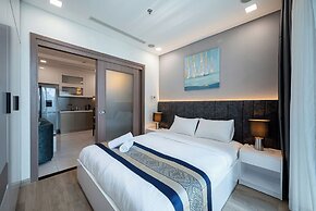 DE LA SOL Centre Point