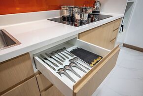 SUNWAH PEARL Premier Residence