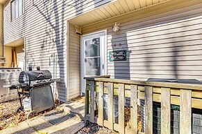 4 Mi to Greers Ferry Lake: Condo w/ Deck & Balcony