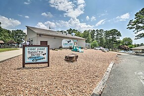 4 Mi to Greers Ferry Lake: Condo w/ Deck & Balcony