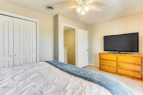 4 Mi to Greers Ferry Lake: Condo w/ Deck & Balcony