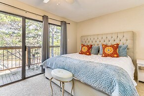 4 Mi to Greers Ferry Lake: Condo w/ Deck & Balcony