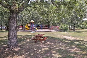 4 Mi to Greers Ferry Lake: Condo w/ Deck & Balcony