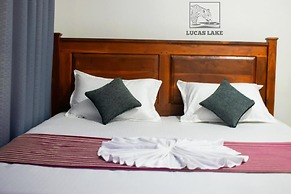 Lucas Lake Hotel
