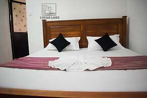 Lucas Lake Hotel