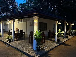 Lucas Lake Hotel