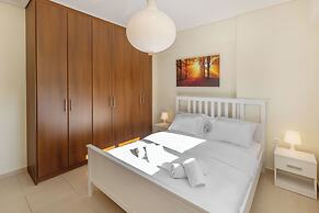 Urban Oasis with Acropolis Views by GHH