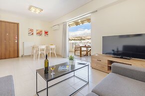 Urban Oasis with Acropolis Views by GHH