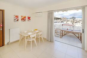 Urban Oasis with Acropolis Views by GHH