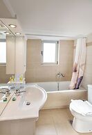 Urban Oasis with Acropolis Views by GHH