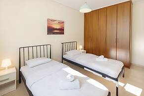 Urban Oasis with Acropolis Views by GHH