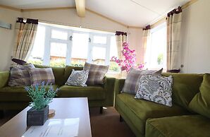 Cozy Chalet in Tzummarum