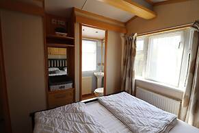 Cozy Chalet in Tzummarum