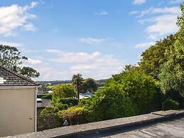 The Hideaway - Spacious 3 Bedroom Apartment