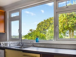 The Hideaway - Spacious 3 Bedroom Apartment