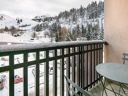 Cozy Mountain Retreat With Balcony