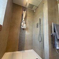 Stylish Modern Apartment in St Albans City