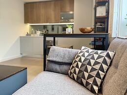 Stylish Modern Apartment in St Albans City