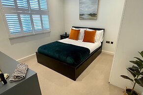 Stylish Modern Apartment in St Albans City