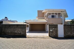 Casa com Piscina Morro das Pedras