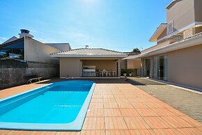 Casa com Piscina Morro das Pedras