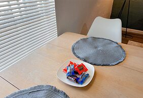 Cozy Downtown Escape With Full Kitchen 32A