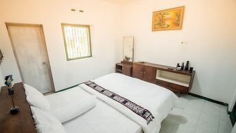 Aurora Stay Near Merapi by Smart Digital