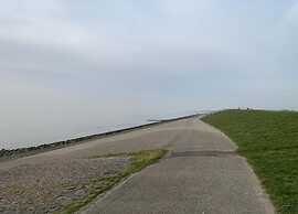 Lovely Chalet With Spacious Garden