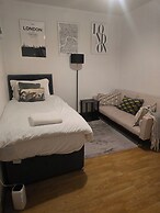 Southampton City View Apartment