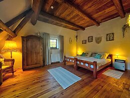 The Oak Lodge