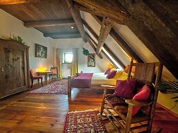 The Oak Lodge